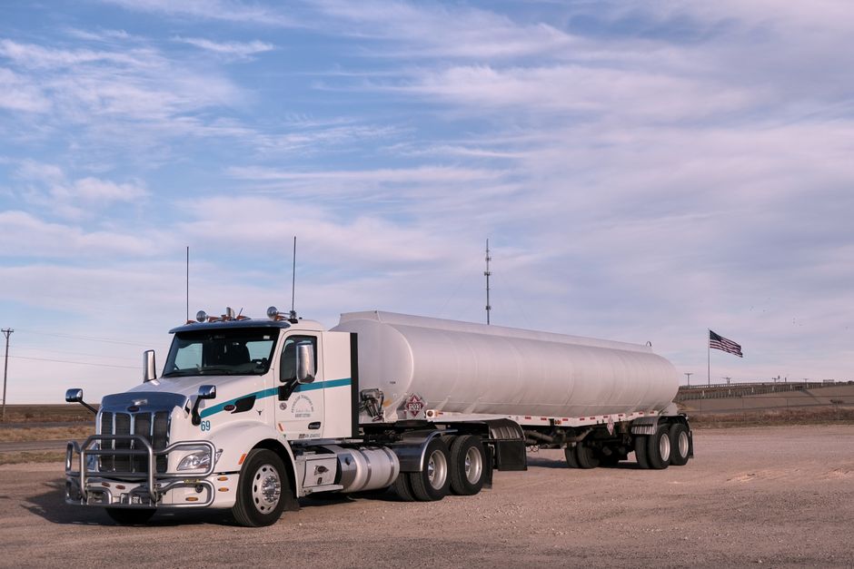 Fuel transport truck representing the diesel supply chain and its link to transport costs