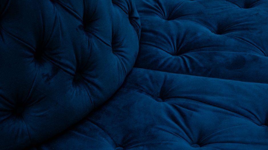 A premium home-furnishings setting reflects the selective consumer-demand test facing home-related companies.