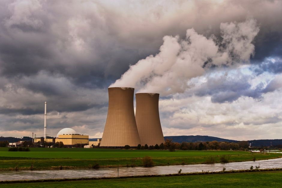 Nuclear power plant cooling towers
