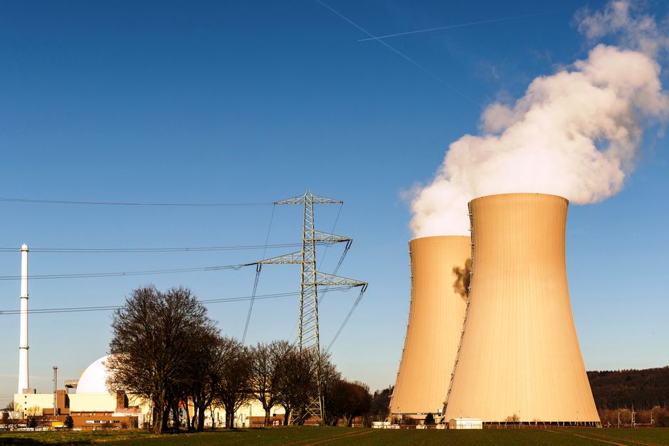 Nuclear power plant cooling towers